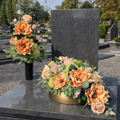 Komplet dekoracji nagrobnych ( wiązanka+ bukiet)